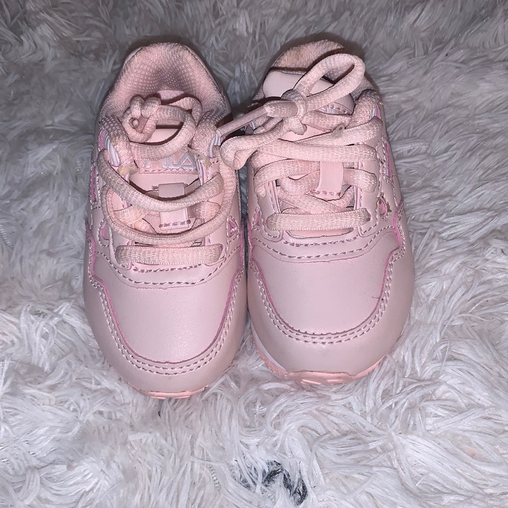 🎀BABY GIRLS PINK FILA SNEAKERS 🎀